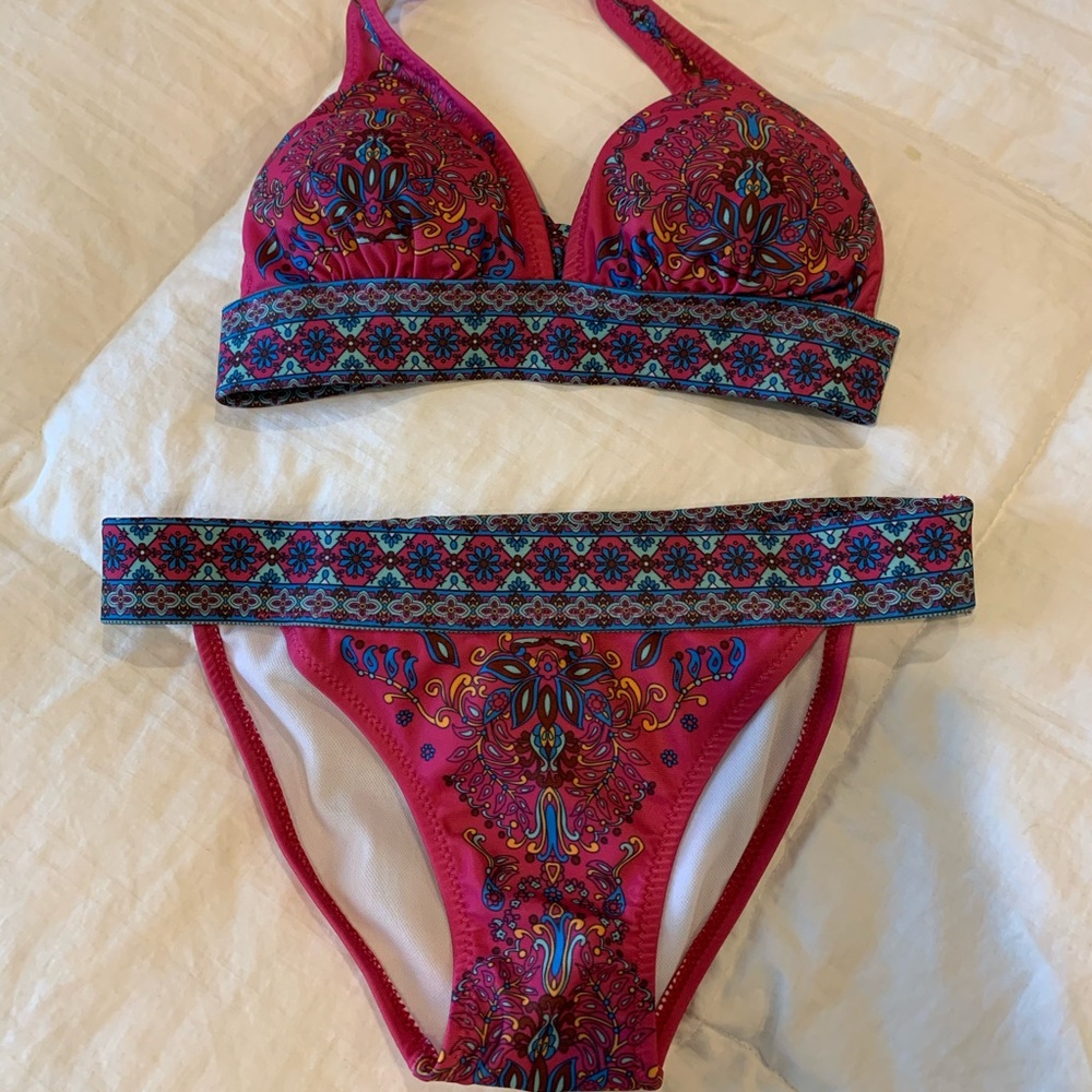 Bikini, like new! Fuchsia, blue & teal. Small s